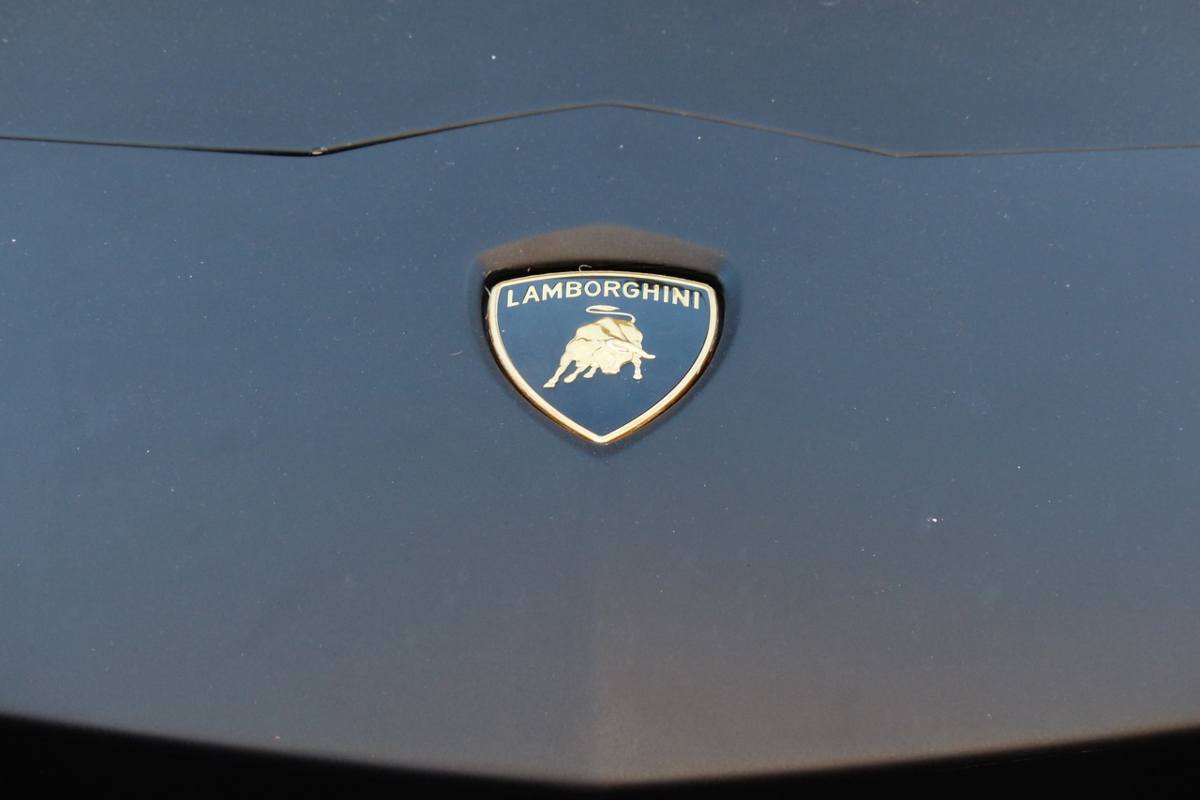 Va a scuola in Lamborghini