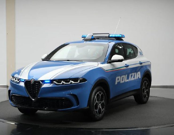 Alfa Romeo Tonale Polizia immagini da urlo