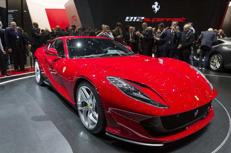 Ferrari gara modelli più potenti vincitore drag race