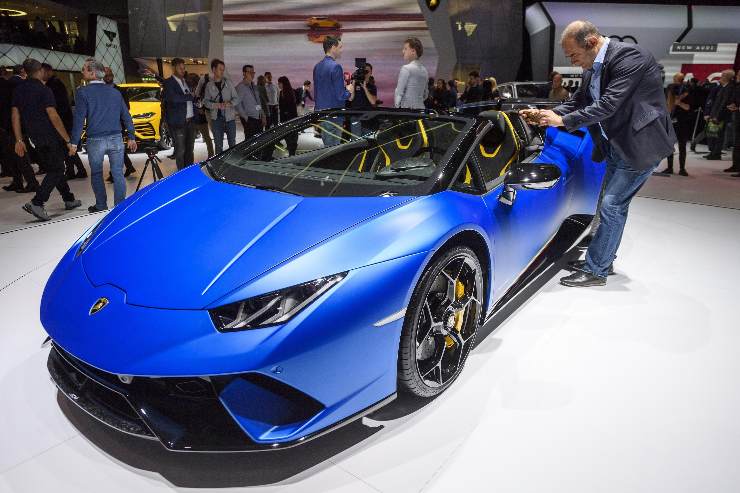 Lamborghini anticipazione potenza nuovo motore supercar ibrida