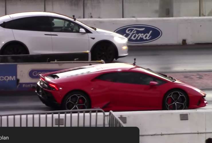Tesla e Lamborghini, sfida al cardiopalma 