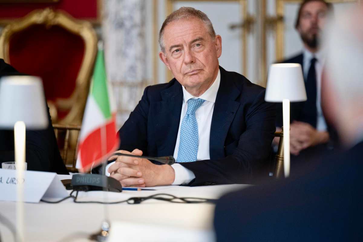 Annuncio ministro Urso produzione auto cinesi Italia