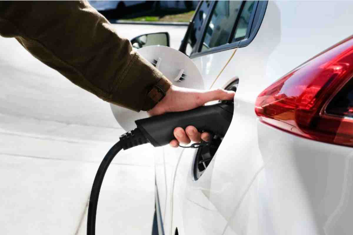 auto a benzina aumento prezzi