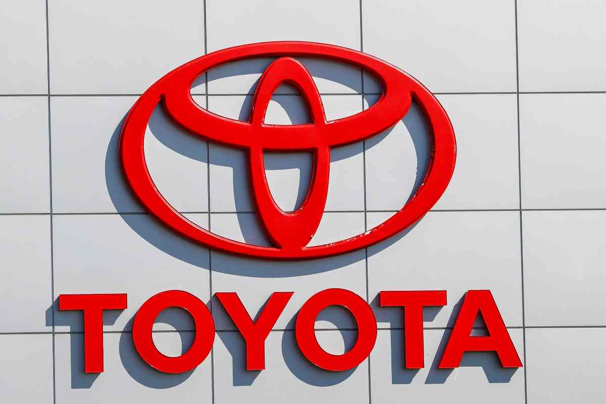 Toyota sospende le vendite