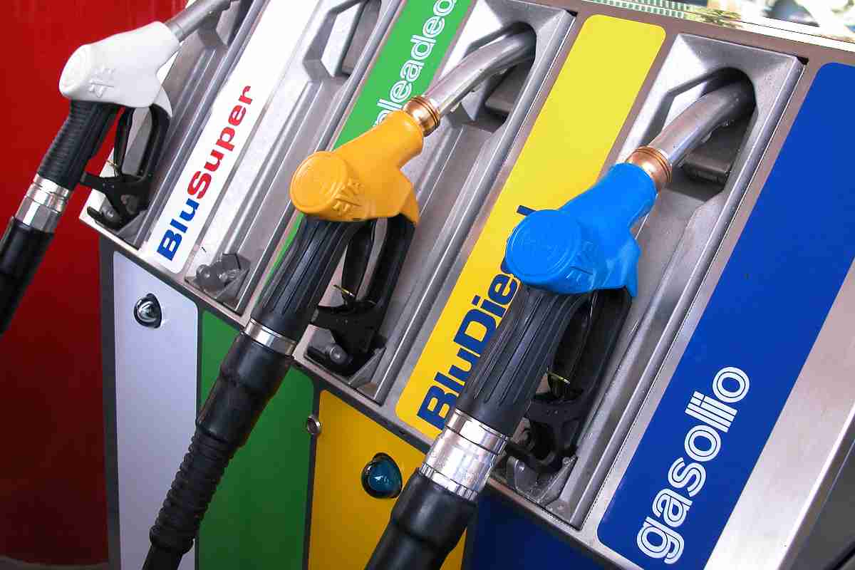 La ricerca sull'aumento dei prezzi di benzina e gasolio negli ultimi vent'anni in Italia