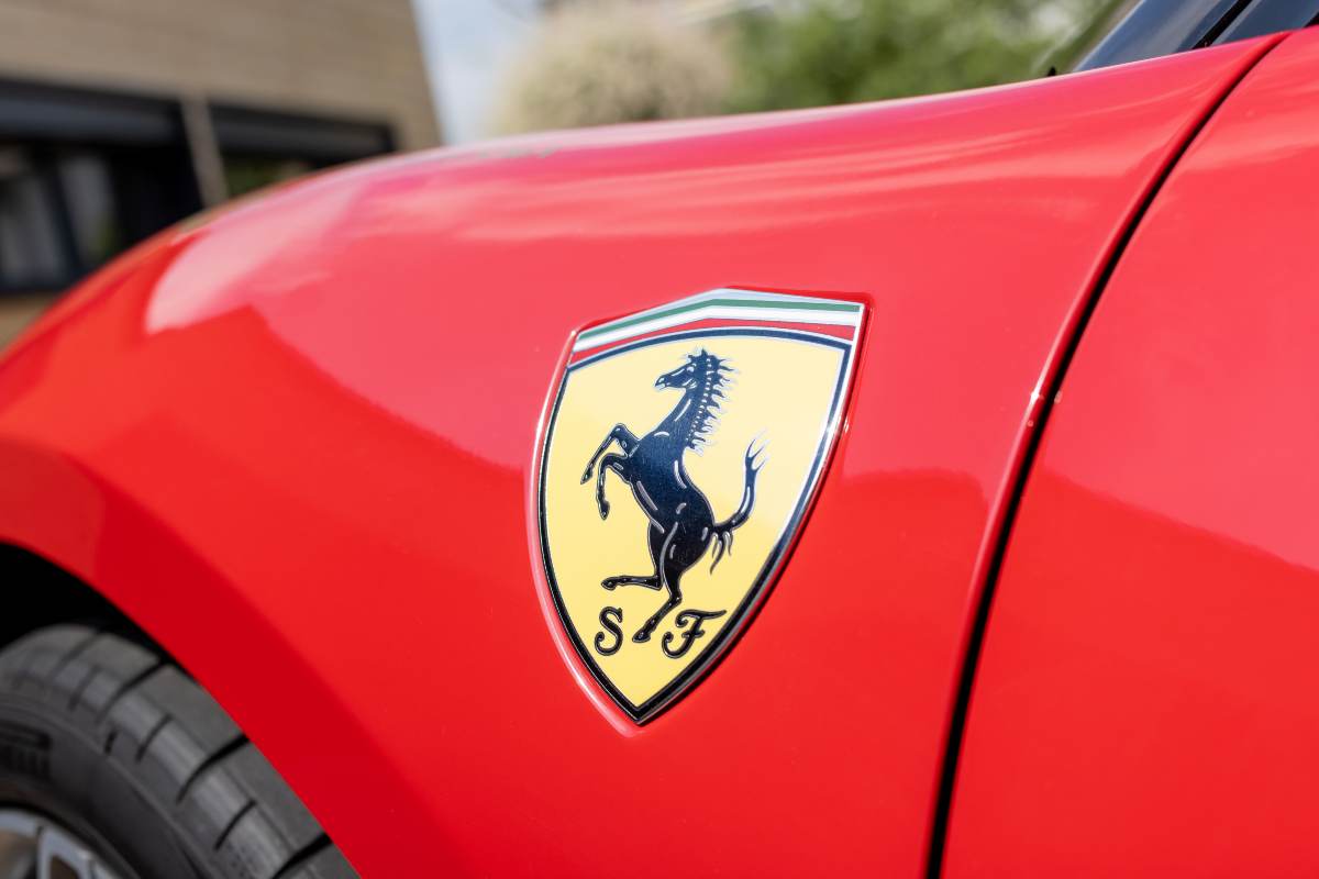 Ferrari addio benzina elettrico