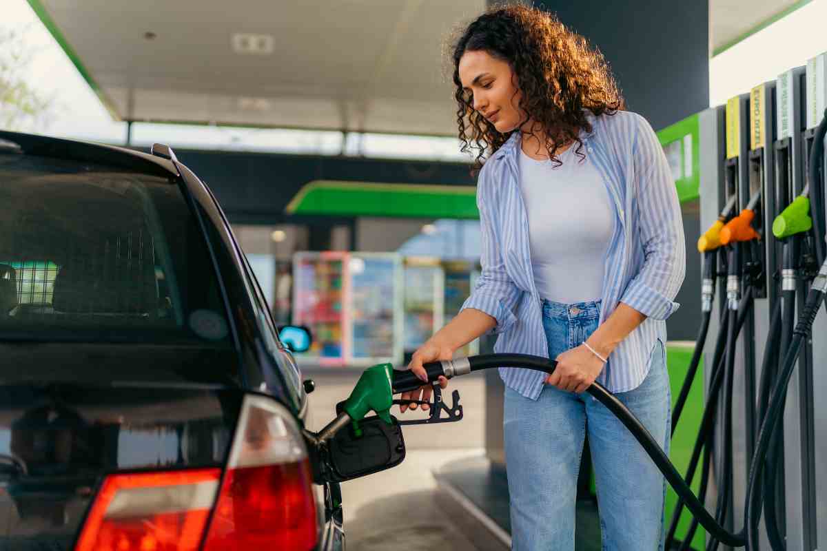 Auto a benzina, quelle che consumano meno