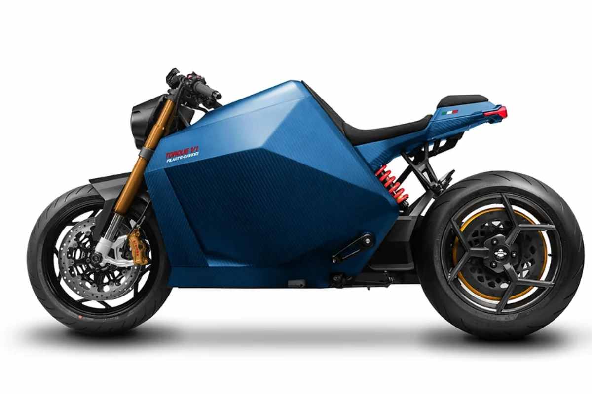 nuova moto TORQUE 1/1