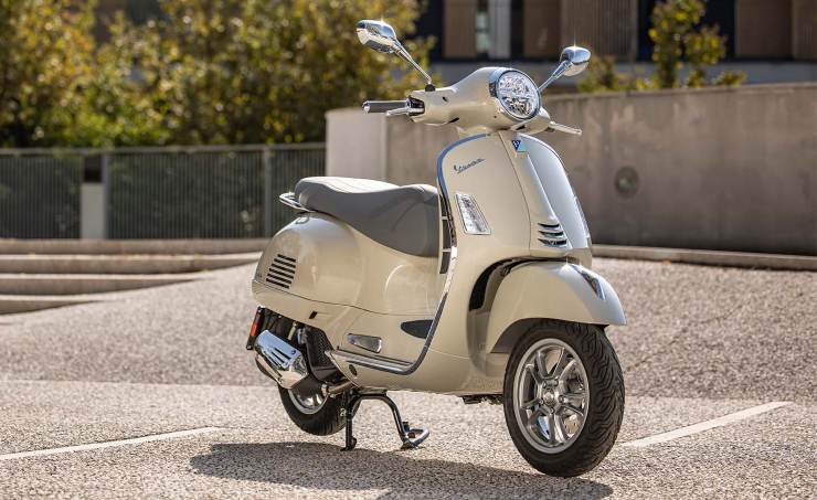 Vespa GTS super tech allestimento