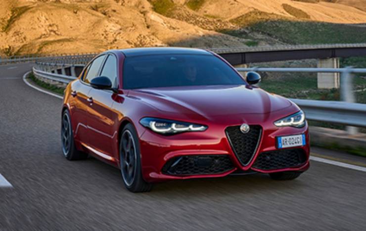 Alfa Romeo Giulia tre berline