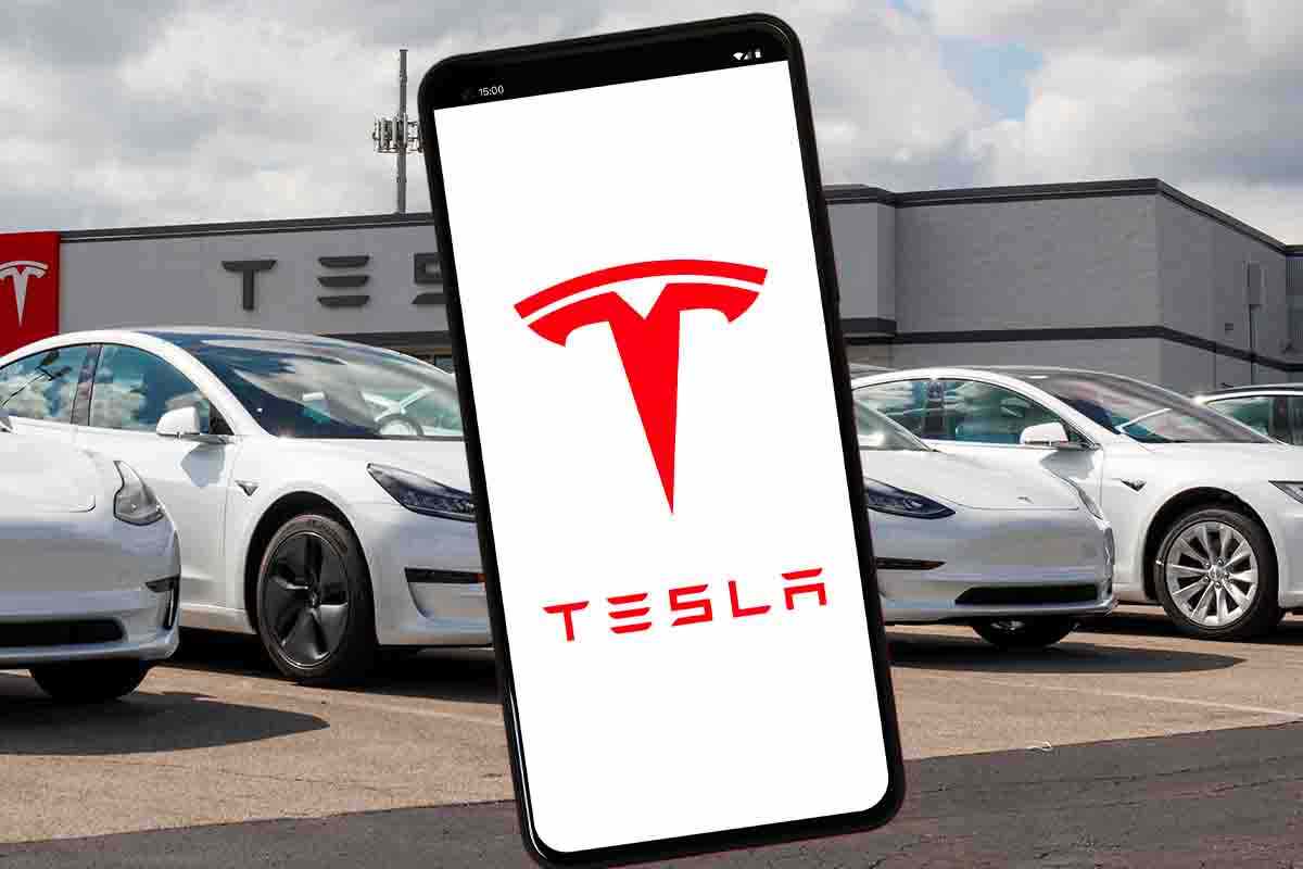 Tesla richiamo 1 milione auto