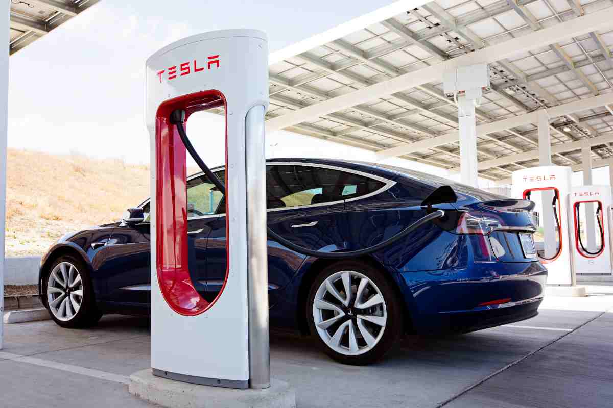 Non solo Tesla, le migliori auto elettriche su cui risparmiare: quante occasioni nel 2024