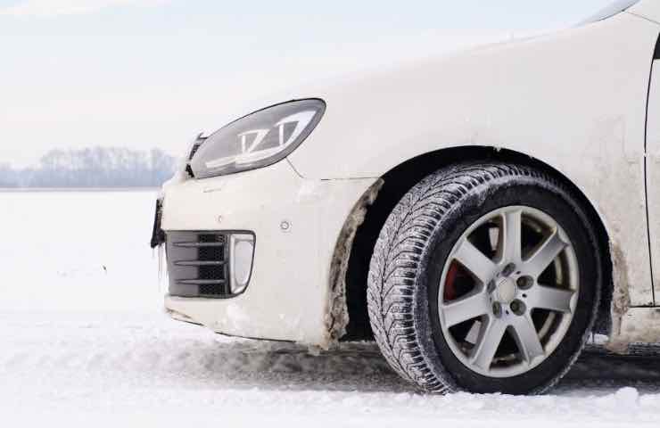 Auto inverno come comportarsi