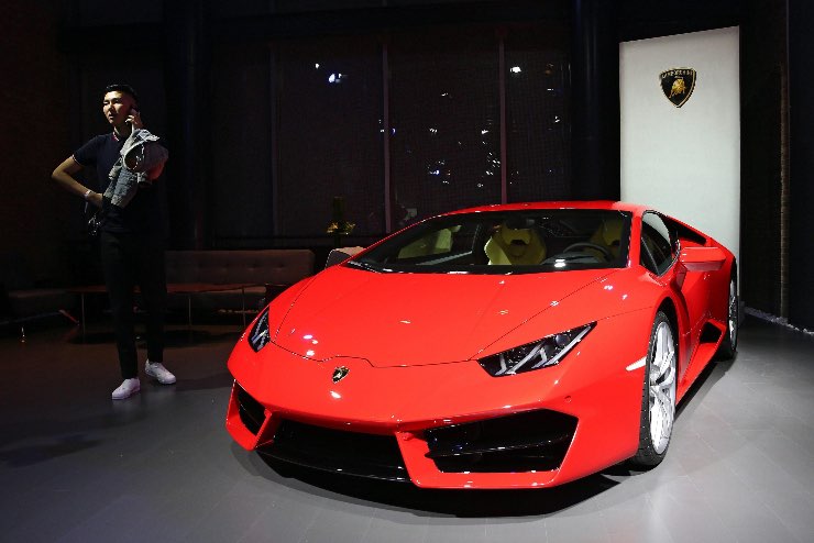 Lamborghini Huracan fuori dai listini