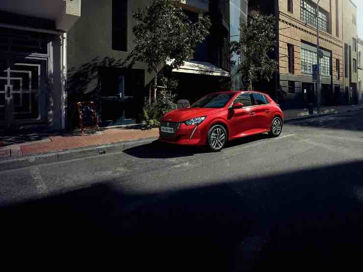 Peugeot 208 cosa cambia