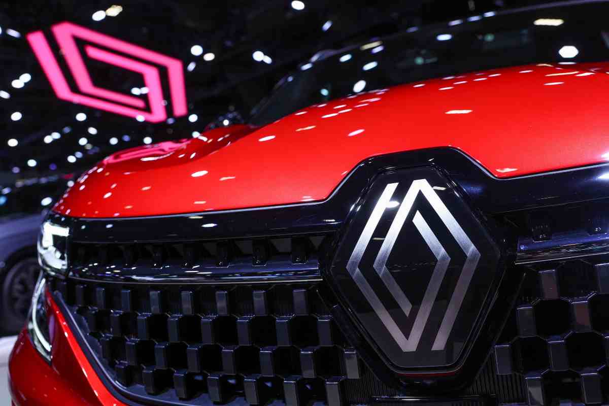 Renault pronta a lanciare una supersportiva spaventosa: qualcuno però storcerà il naso sul motore