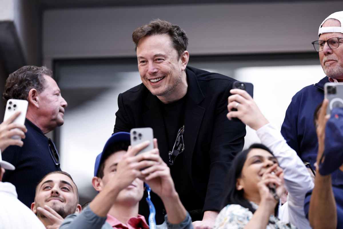 Elon Musk dice la sua sul futuro dell'auto