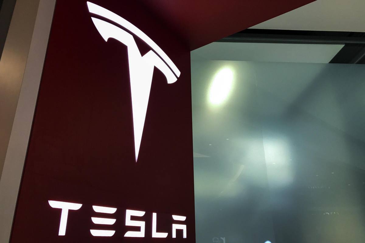 Tesla disastro totale