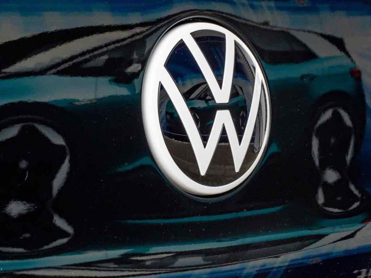 Volkswagen fa causa al concessionario